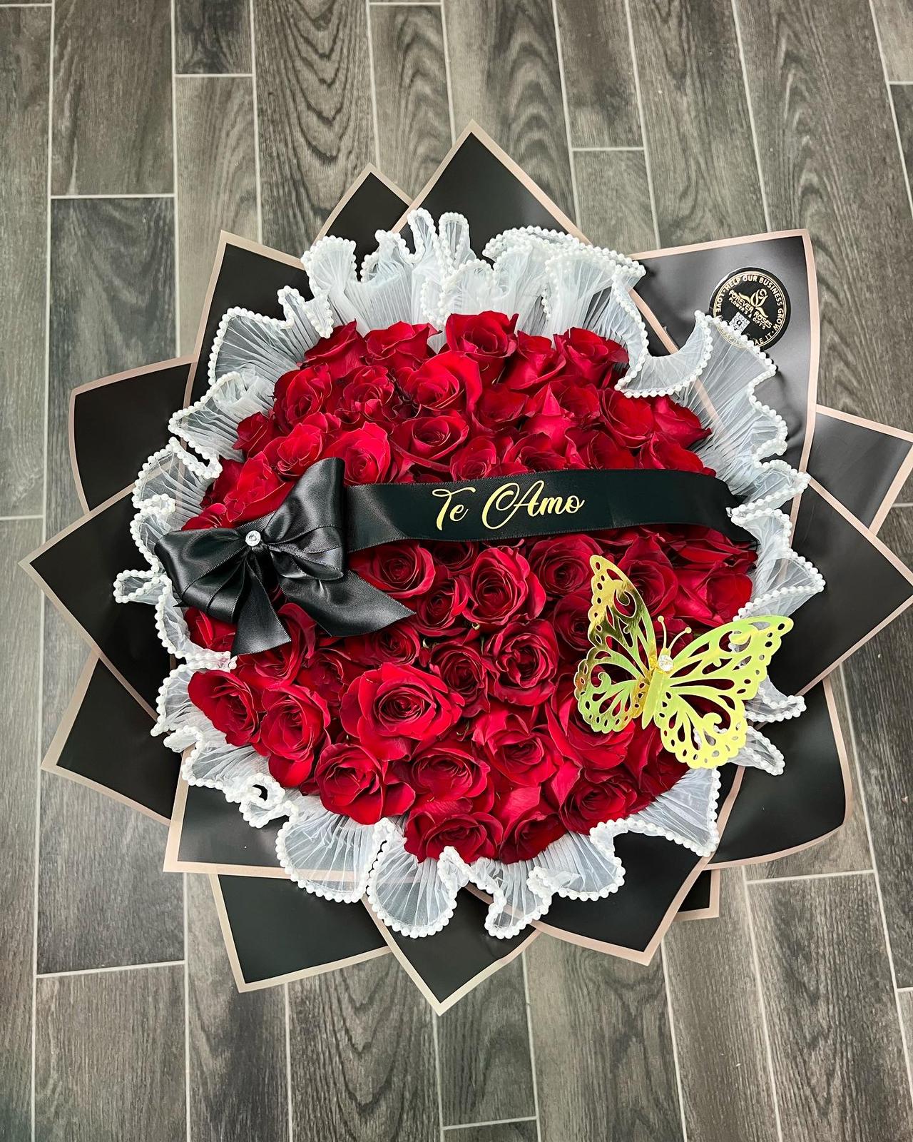 Te Amo Bouquet - forever roses store