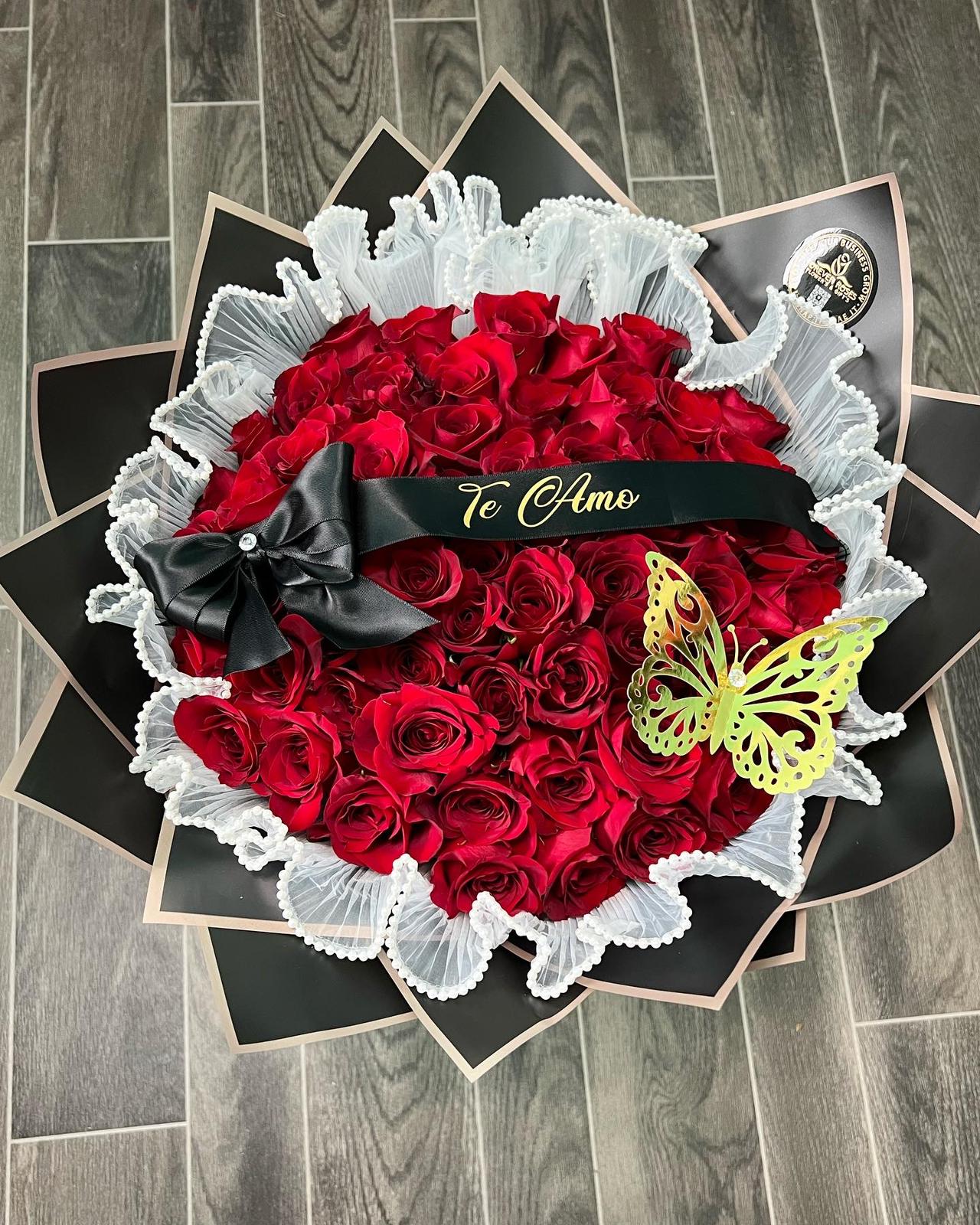 Te Amo Bouquet - forever roses store