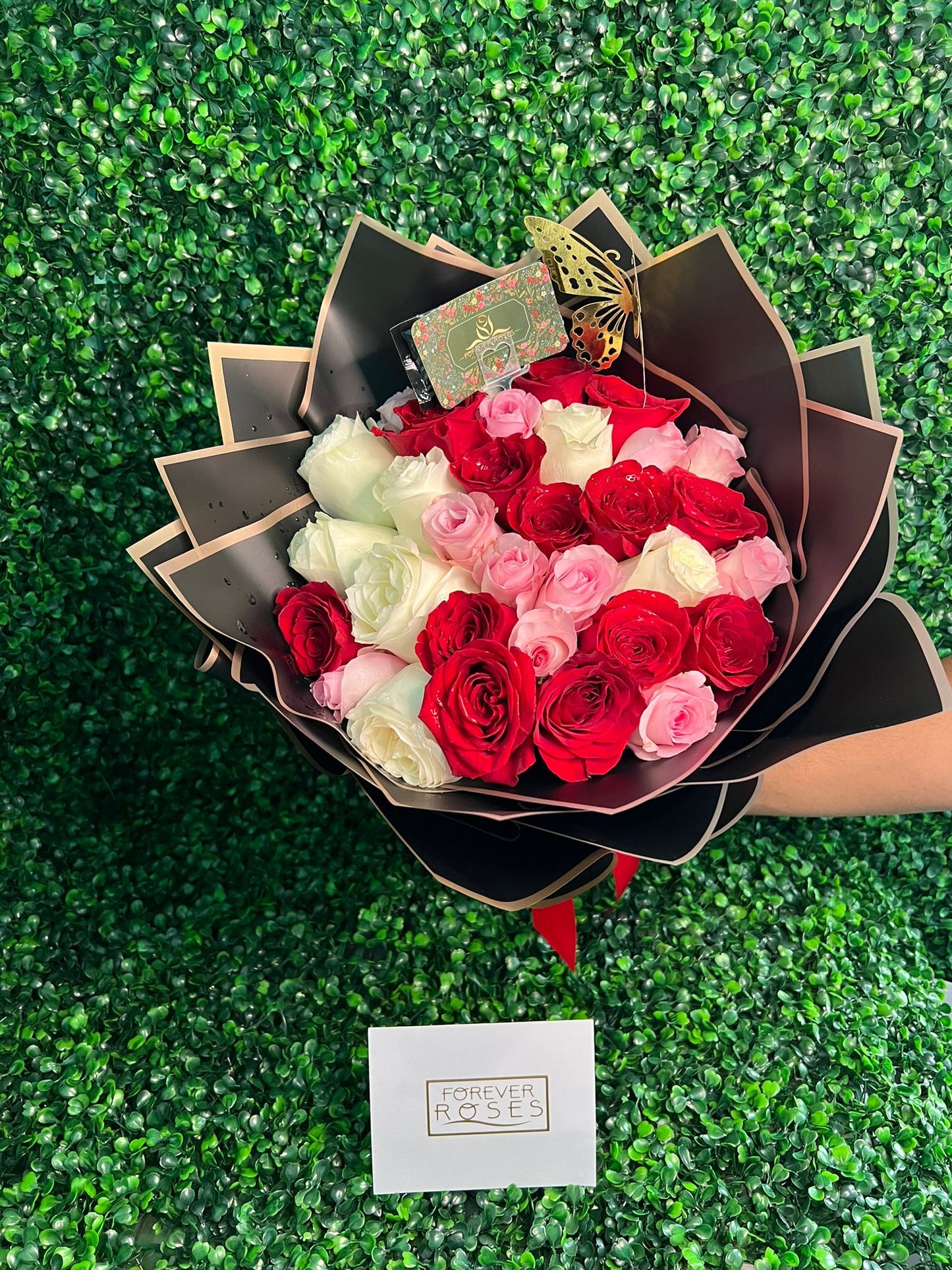 TRI COLOR BOUQUET - forever roses store