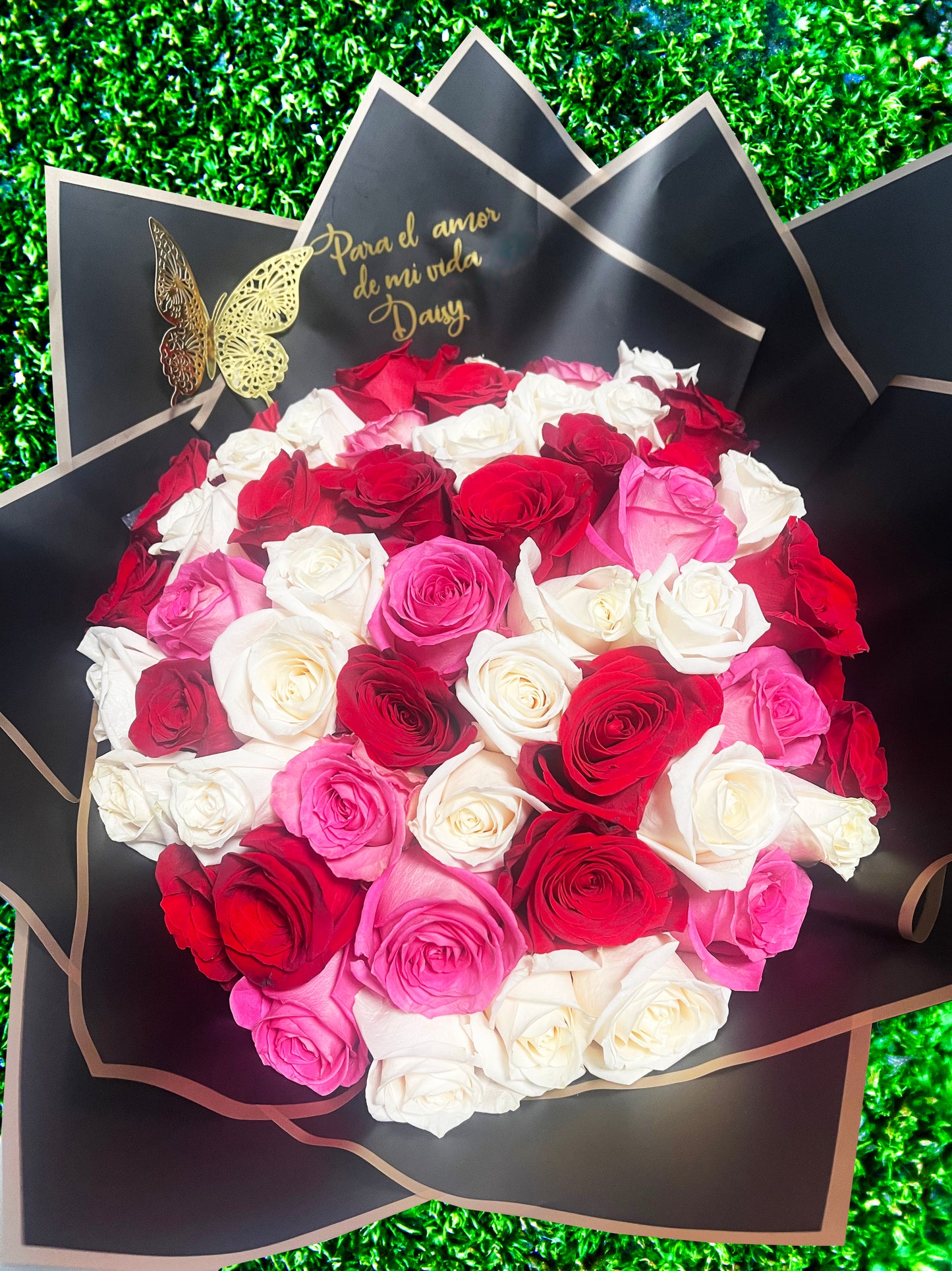 TRI COLOR BOUQUET - forever roses store